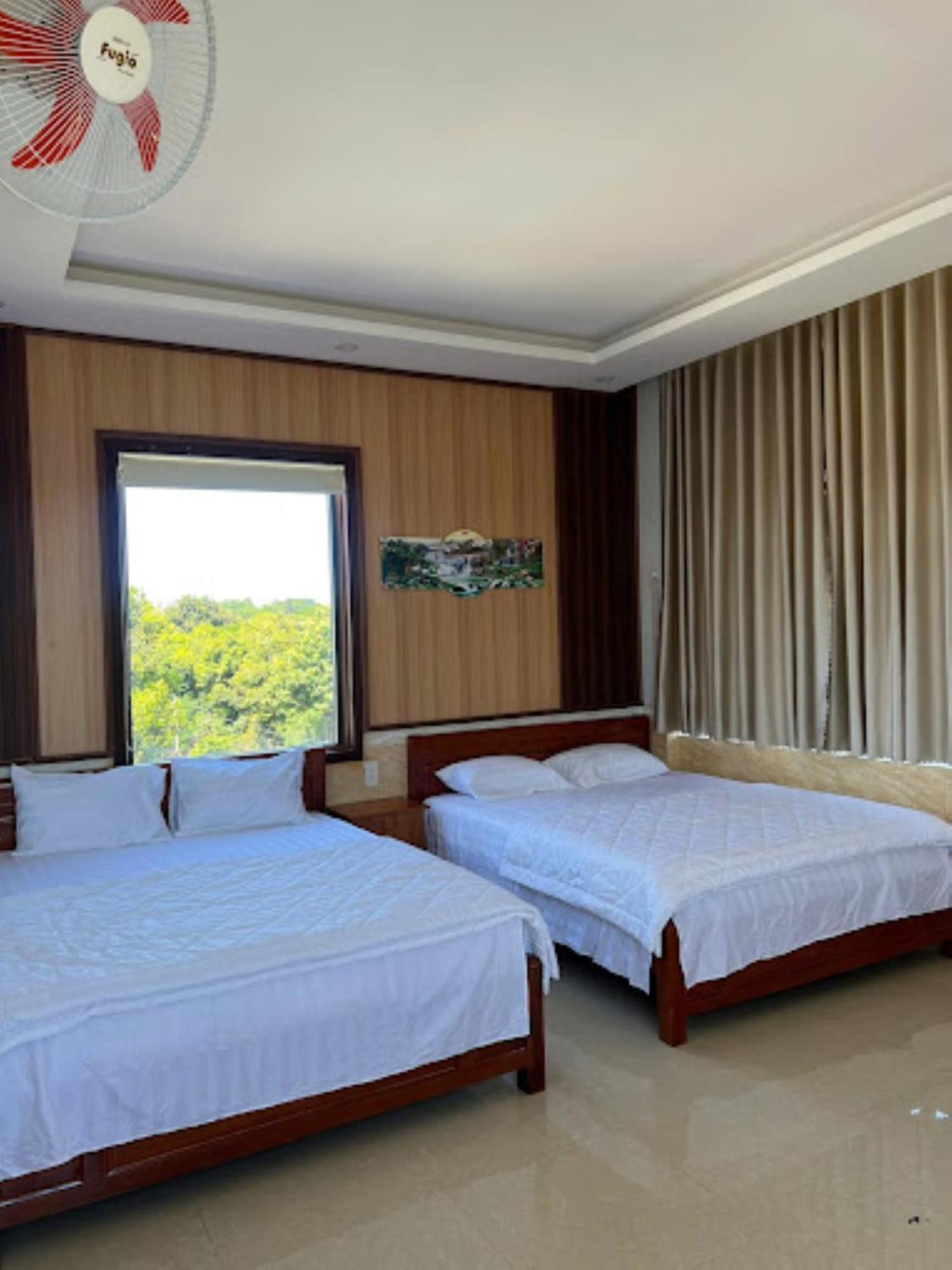 Binh Minh Hotel Pleiku Exterior photo